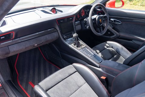 Porsche 911 4.0 911 GT3 PDK 9