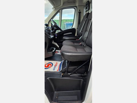 Peugeot Boxer 335 LOW LOADER LUTON 2.2 HDI 165ps EU6 11