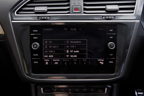Volkswagen Tiguan R-LINE TECH TDI DSG 26