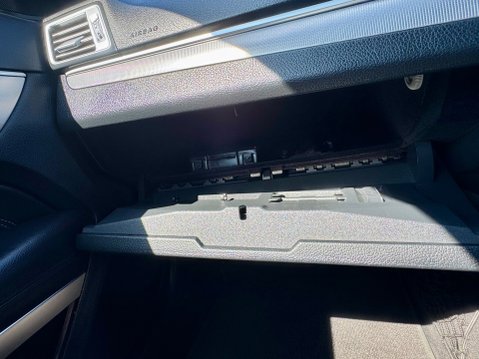 Mercedes-Benz E Class E220 BLUETEC AMG LINE 48