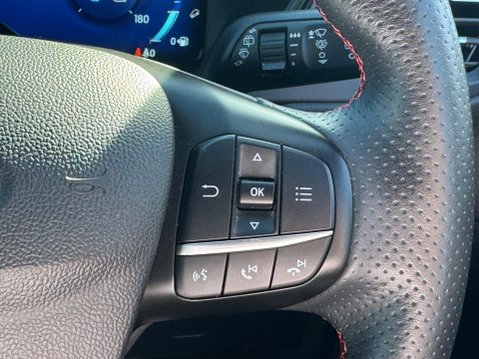 Ford Kuga 2.5h Duratec ST-Line Edition CVT Euro 6 (s/s) 5dr 39