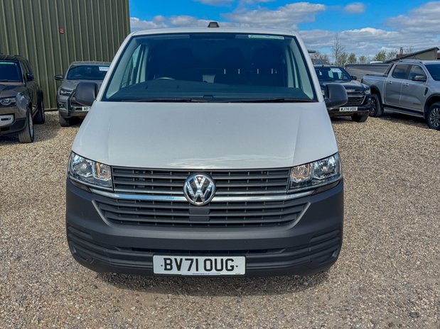 Volkswagen Transporter AUTO SWB L1H1 Low Roof Startline T32 Air Con Sensors EURO 6 3