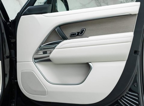 Land Rover Range Rover P530 First Edition 23