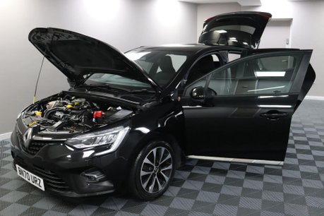 Renault Clio ICONIC TCE BOSE 16