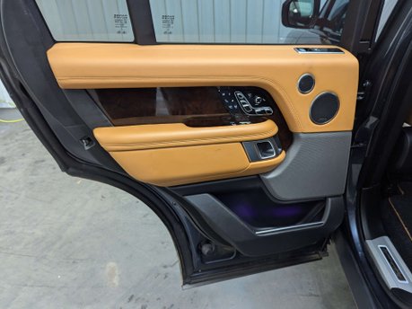 Land Rover Range Rover 4.4 Range Rover Autobiography SDV8 Auto 4WD 5dr 64