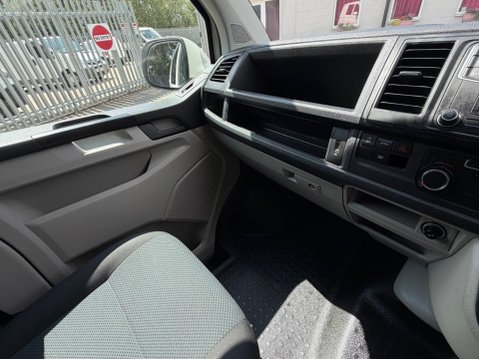 Volkswagen Transporter T32 TDI KOMBI HIGHLINE BMT 30