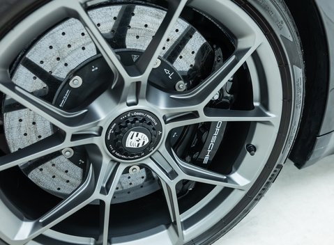 Porsche 911 GT3 Touring (992) 32