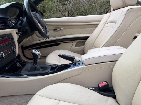 BMW 3 Series 3.0 335i SE Euro 4 2dr 23