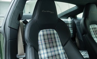 Porsche 911 Turbo 50 YEARS (992) 15