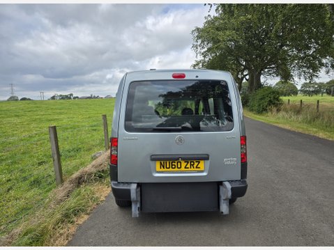 Vauxhall Combo TOUR ESSENTIA CDTI 11