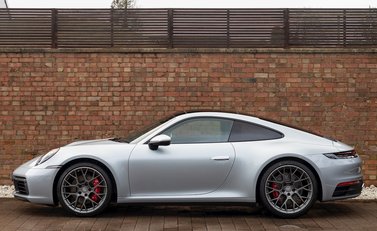 Porsche 911 Carrera 4S (992) 2