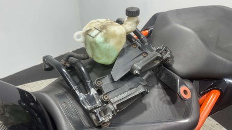 KTM Duke 2017 19K SPARES OR REPAIR PROJECT NAKED SUPERMOTO BIKE 125CC 17