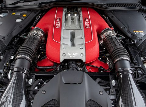 Ferrari 812 Superfast 30