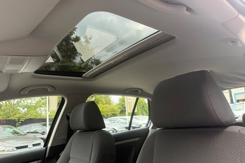 Volkswagen Golf BLUEMOTION MATCH TDI -DEMO +1 OWNER -19 SERVICES -£35 ROAD TAX -SUNROOF 4