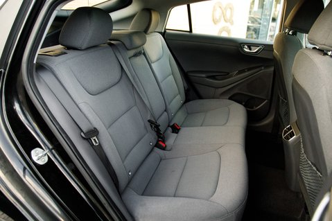 Hyundai IONIQ PREMIUM 36