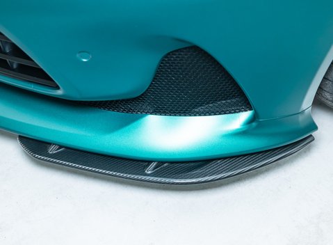 Aston Martin DB12 Coupe 32