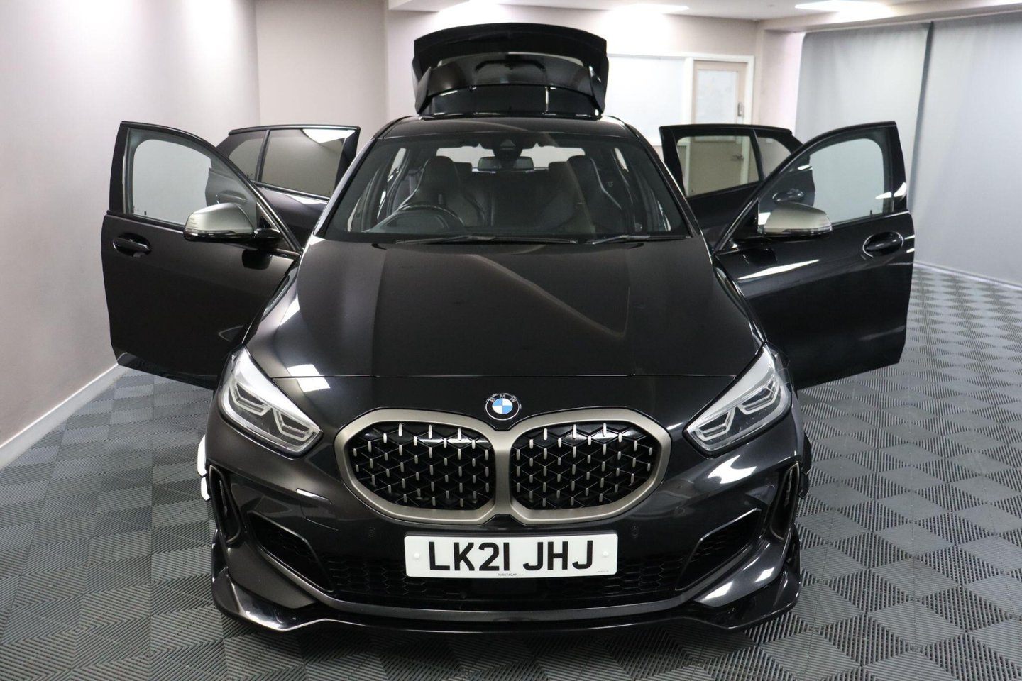 2021 BMW 1 Series — image 6