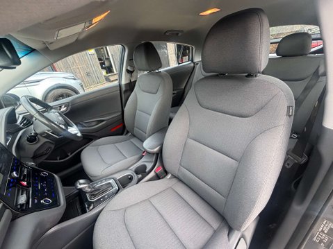 Hyundai IONIQ 1.6 h-GDi Premium Hatchback 5dr Petrol Hybrid DCT Euro 6 (s/s) (141 ps) 31