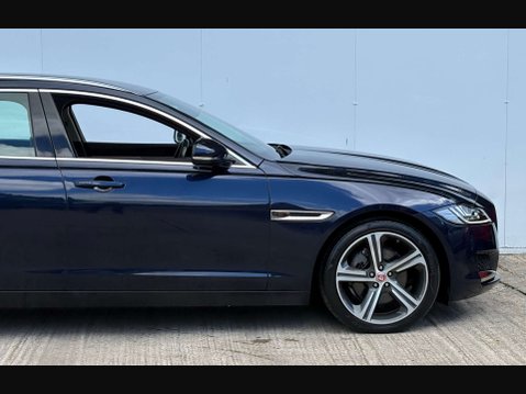 Jaguar XF 2.0 XF Portfolio D AWD Auto 4WD 5dr 17