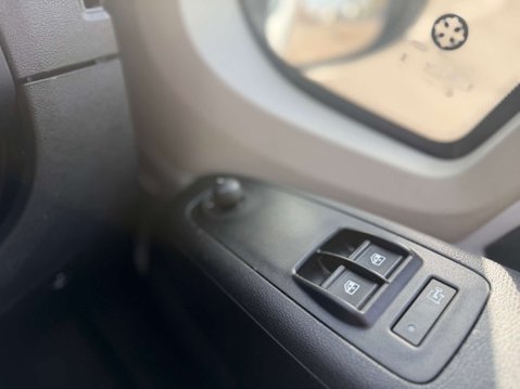 Peugeot Boxer 2.2 Boxer 335 Professional L3H2 Blue HDi 26