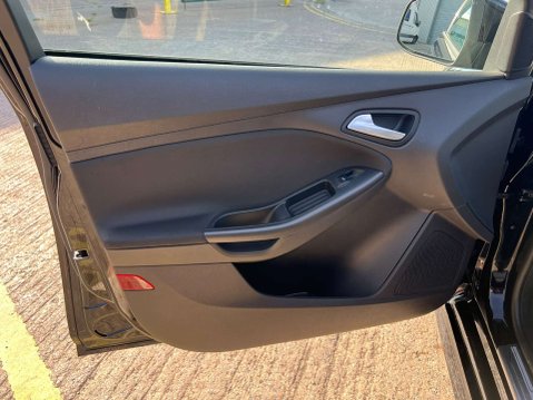Ford Focus 1.0 Focus ST-Line 5dr *NATIONAL DELIVERY* 53