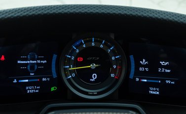 Porsche 911 GT3 TOURING (992) 18