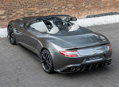 Aston Martin Vanquish S Volante 11