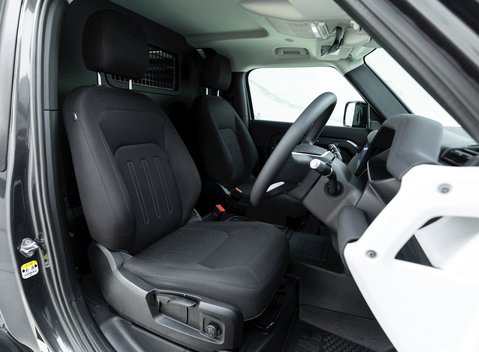 Land Rover Defender 90 Hard Top D200 10