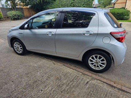 Toyota Yaris 1.5 VVT-h Icon Tech E-CVT Euro 6 (s/s) 5dr 39