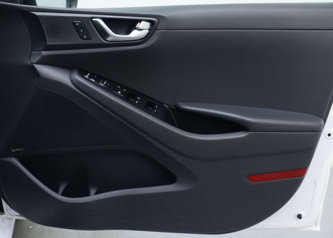 Hyundai IONIQ 1.6 h-GDi GPF Premium SE Hatchback 5dr Petrol Hybrid DCT Euro 6 (s/s) (141 44