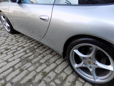 Porsche 911 Carrera 2 28