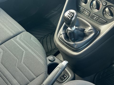 Ford Transit Connect 240 LIMITED P/V 26