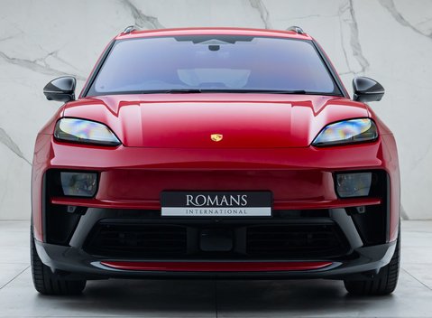 Porsche Macan GTS Electric 7