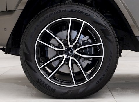 Mercedes-Benz G Series AMG Line Premium Plus 8