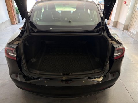 Tesla Model 3 Auto RWD 4dr 18