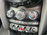 Mini Hatch 1.5 Cooper Sport 3dr 24