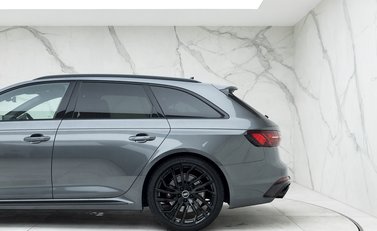 Audi RS4 Avant Carbon Black 33