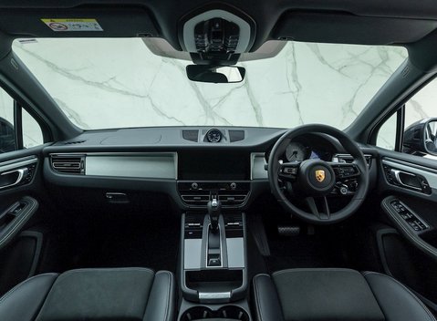 Porsche Macan GTS 17