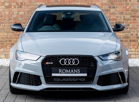 Audi RS6 Avant Performance 4