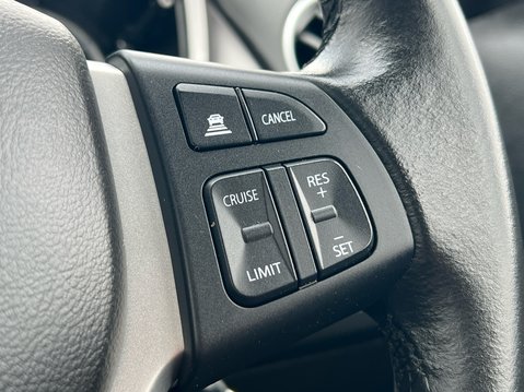 Suzuki Vitara SZ-T BOOSTERJET MHEV 33