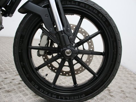 Ducati Scrambler 800 SCRAMBLER ICON DARK 24