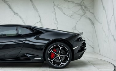 Lamborghini Huracan LP640-4 EVO 33