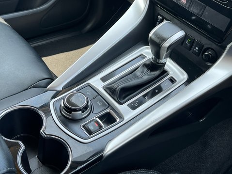 Mitsubishi Shogun Sport DI-D 4 26