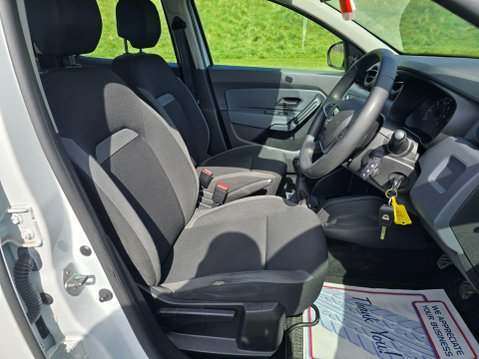 Dacia Duster 1.0 TCe Essential Euro 6 (s/s) 5dr 18