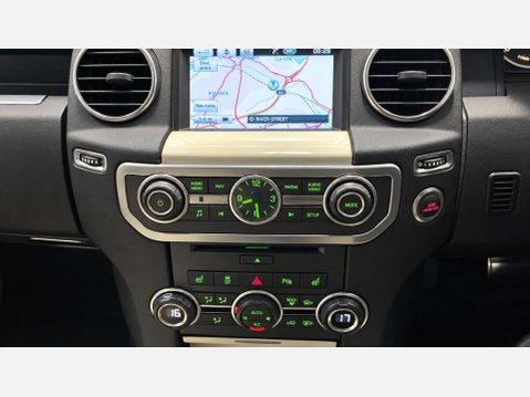 Land Rover Discovery 3.0 Discovery HSE SDV6 Auto 4WD 5dr 11
