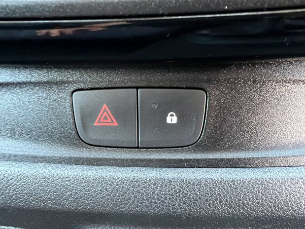 Vauxhall Vivaro LWB High Roof L2H2 120 Bi Turbo Air Con 1 Owner 28