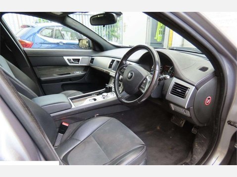 Jaguar XF 2.2d R-Sport Sportbrake Auto Euro 5 (s/s) 5dr 9