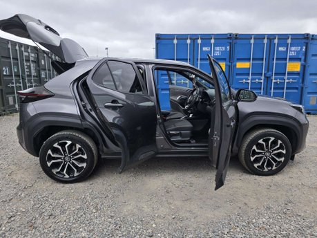 Toyota Yaris Cross 1.5 VVT-h Design SUV 5dr Petrol Hybrid E-CVT Euro 6 (s/s) (116 ps) 11