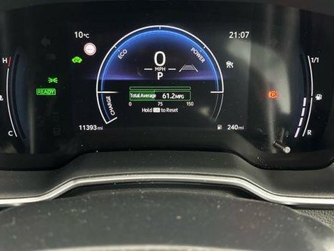 Suzuki Swace MOTION 11