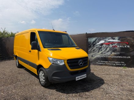 Mercedes-Benz Sprinter 2.0 317 CDI Premium Panel Van 5dr Diesel G-Tronic RWD L2 H1 Euro 6 (s/s) (1